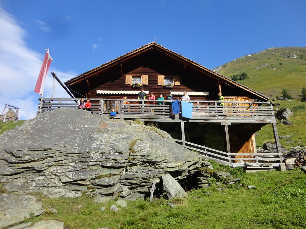 Haus Eder Burgi Otel Nikolsdorf Dış mekan fotoğraf