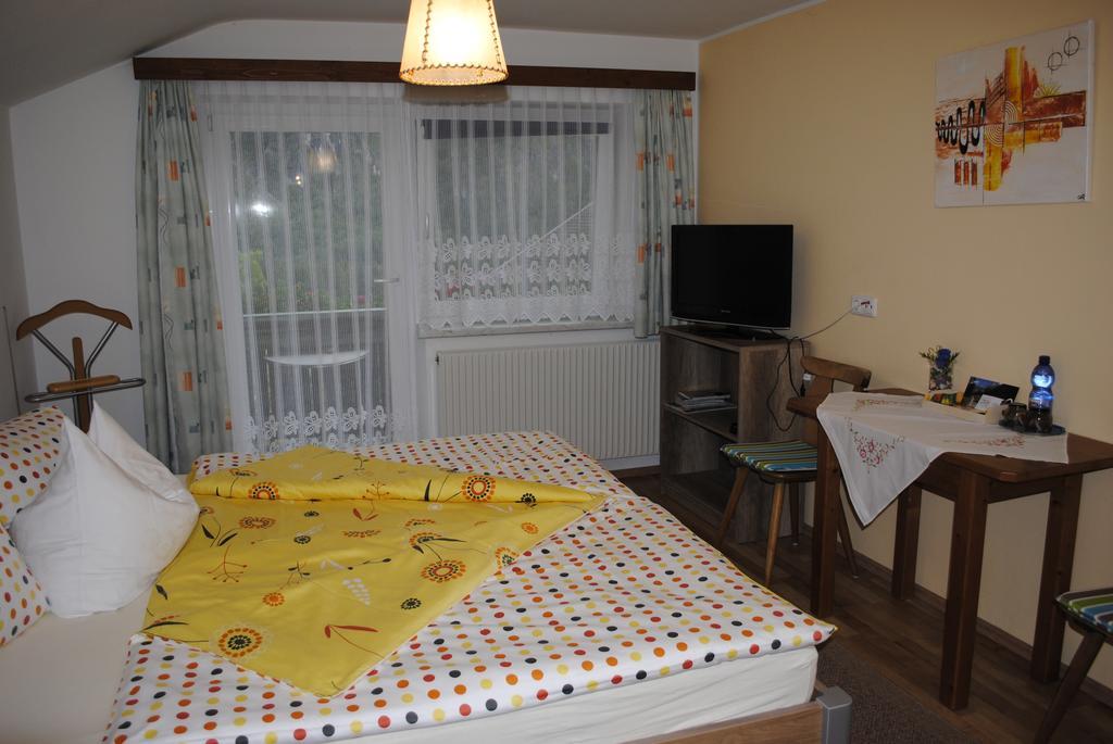 Haus Eder Burgi Otel Nikolsdorf Dış mekan fotoğraf